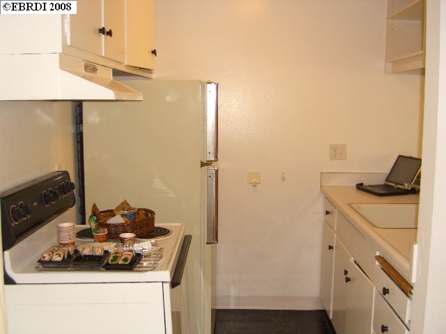 3877 SHAFTER AVE, OAKLAND, California 94609-2628, ,Comm Ri Multi-units 5+,For Sale,SHAFTER AVE,40315224