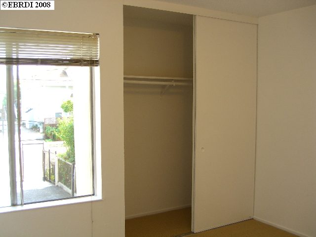 3877 SHAFTER AVE, OAKLAND, California 94609-2628, ,Comm Ri Multi-units 5+,For Sale,SHAFTER AVE,40315224