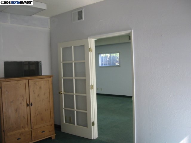 1396 B ST ( Lower Left Front), HAYWARD, California 94541-2918, ,Comm Industrial For Lease,For Rent,B ST ( Lower Left Front),40935975