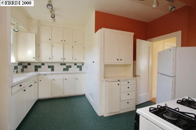 521 PRINCE ST, OAKLAND, California 94610-1639, ,Comm Ri Multi-units 5+,For Sale,PRINCE ST,40326585
