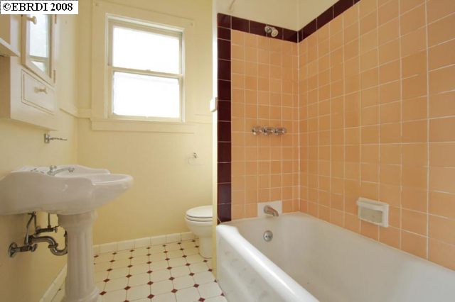 521 PRINCE ST, OAKLAND, California 94610-1639, ,Comm Ri Multi-units 5+,For Sale,PRINCE ST,40326585