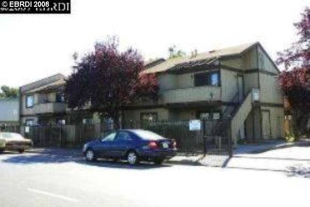 4527 BANCROFT AVE, OAKLAND, California 94601-4531, ,Comm Ri Multi-units 5+,For Sale,BANCROFT AVE,40333868