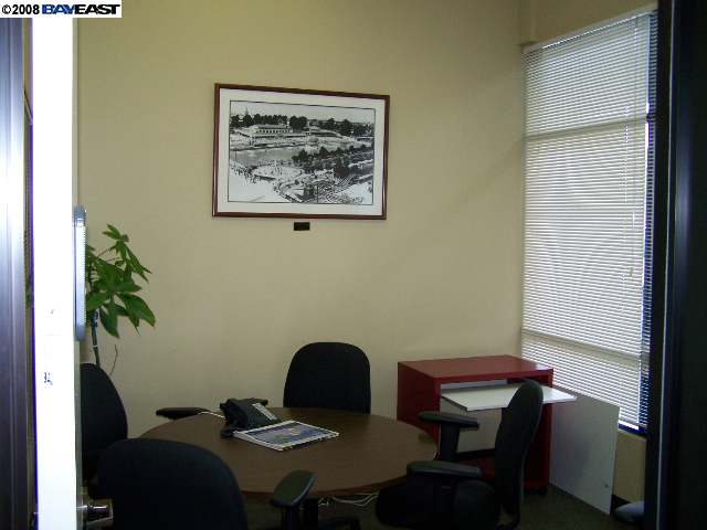 660 CENTRAL AVE, ALAMEDA, California 94501-3826, ,Comm Industrial For Lease,For Rent,CENTRAL AVE,40936065