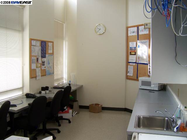 660 CENTRAL AVE, ALAMEDA, California 94501-3826, ,Comm Industrial For Lease,For Rent,CENTRAL AVE,40936065