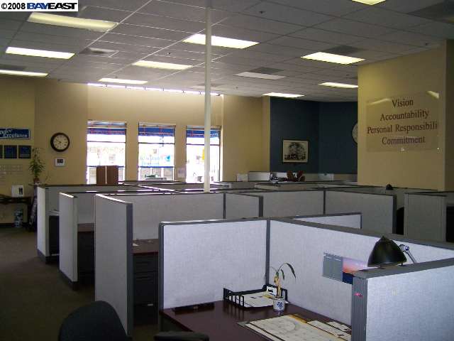 660 CENTRAL AVE, ALAMEDA, California 94501-3826, ,Comm Industrial For Lease,For Rent,CENTRAL AVE,40936065