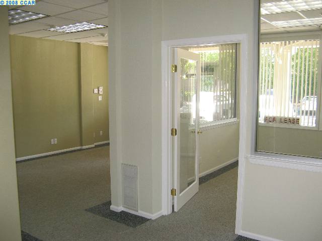 91 GREGORY LN Suite 1, PLEASANT HILL, California 94523-3320, ,Comm Industrial For Lease,For Rent,GREGORY LN Suite 1,40936080