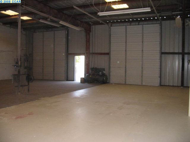1836 Arnold Industrial Place., CONCORD, California 94520, ,Comm Industrial For Lease,For Rent,Arnold Industrial Place.,40936155
