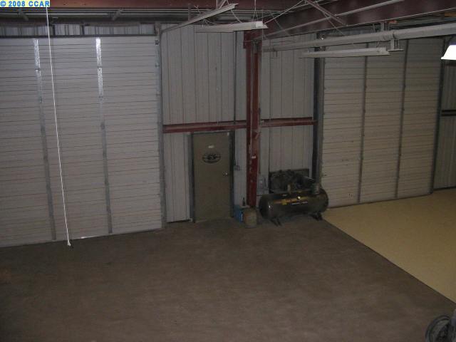 1836 Arnold Industrial Place., CONCORD, California 94520, ,Comm Industrial For Lease,For Rent,Arnold Industrial Place.,40936155