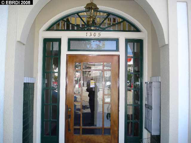 1305 EVERETT AVE, OAKLAND, California 94602-1733, ,Comm Ri Multi-units 5+,For Sale,EVERETT AVE,40367964