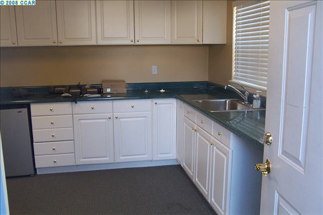 1704 ALHAMBRA AVE, MARTINEZ, California 94553, ,Comm Industrial For Lease,For Rent,ALHAMBRA AVE,40936245