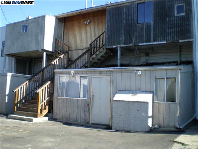 5873 SAN PABLO AVE, OAKLAND, California 94608-2315, ,Comm Ri Multi-units 5+,For Sale,SAN PABLO AVE,40371534