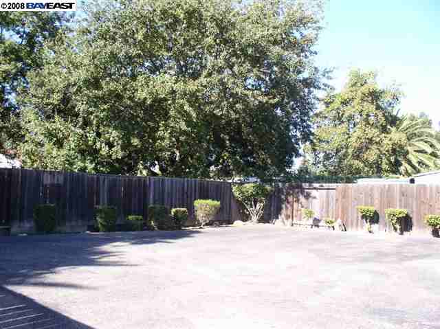 22179 REDWOOD RD, CASTRO VALLEY, California 94546-7107, ,Comm Industrial For Lease,For Rent,REDWOOD RD,40936320