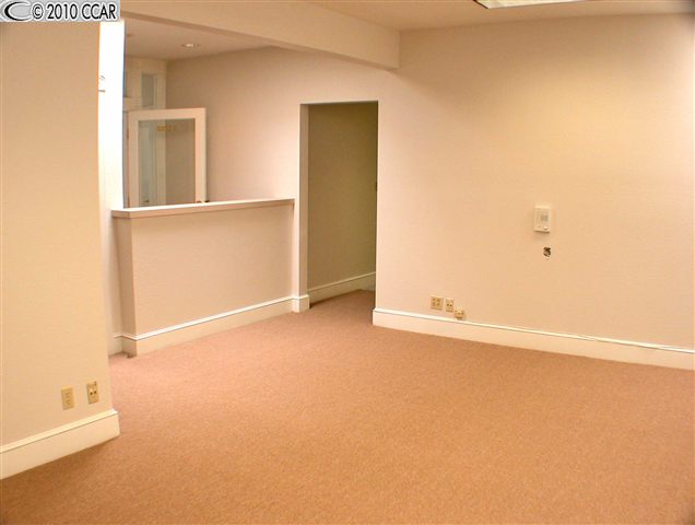 340 CUMBERLAND ST Suite C, PITTSBURG, California 94565-2234, ,Comm Industrial For Lease,For Rent,CUMBERLAND ST Suite C,40936380