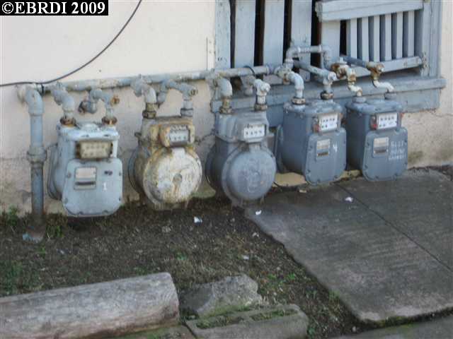909 AILEEN ST, OAKLAND, California 94608-2805, ,Comm Ri Multi-units 5+,For Sale,AILEEN ST,40396020