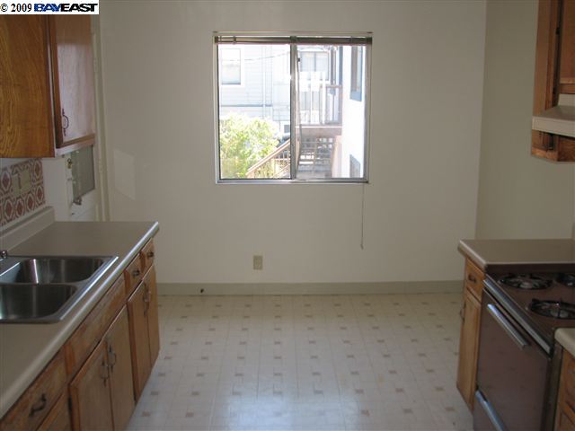1600 Tyler Street, BERKELEY, California 94703, ,Comm Ri Multi-units 5+,For Sale,Tyler Street,40398020