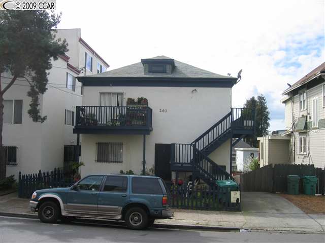 261 Lester Ave, OAKLAND, California 94606-1225, ,Comm Ri Multi-units 5+,For Sale,Lester Ave,40398179