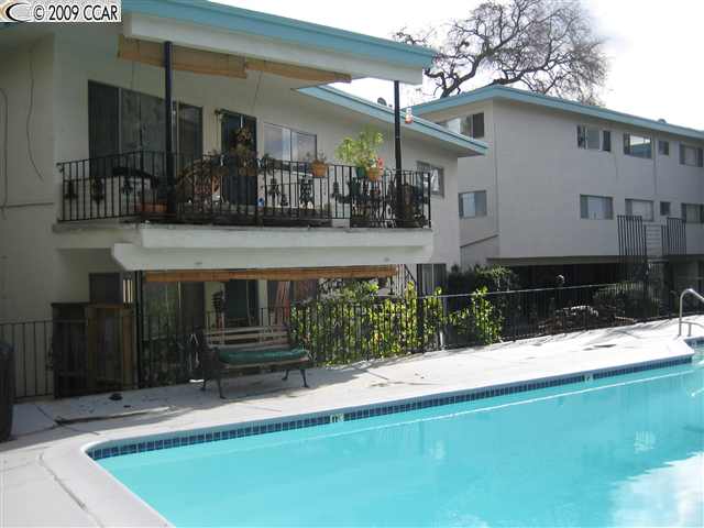 1376 CREEKSIDE DR, WALNUT CREEK, California 94596-5732, ,Comm Ri Multi-units 5+,For Sale,CREEKSIDE DR,40398971