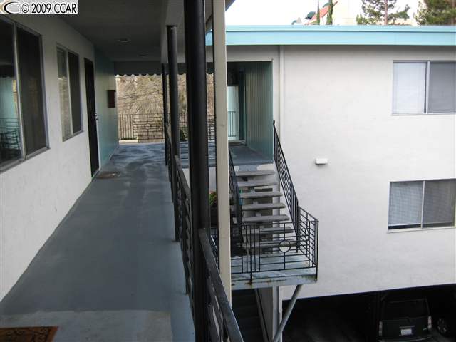 1376 CREEKSIDE DR, WALNUT CREEK, California 94596-5732, ,Comm Ri Multi-units 5+,For Sale,CREEKSIDE DR,40398971
