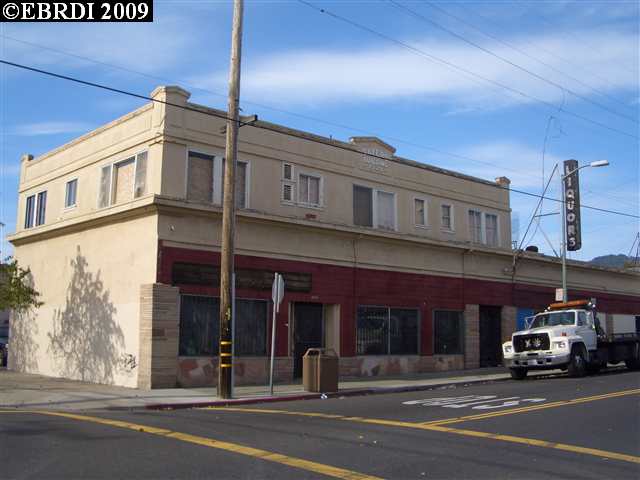 3001 38TH AVE, OAKLAND, California 94619-1107, ,Comm Ri Multi-units 5+,For Sale,38TH AVE,40400875