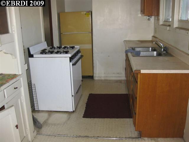 2101 14TH AVE, OAKLAND, California 94606-4007, ,Comm Ri Multi-units 5+,For Sale,14TH AVE,40405601