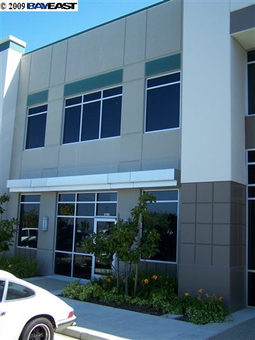 2183 HARBOR BAY PKWY, ALAMEDA, California 94502, ,Comm Industrial For Lease,For Rent,HARBOR BAY PKWY,40936635