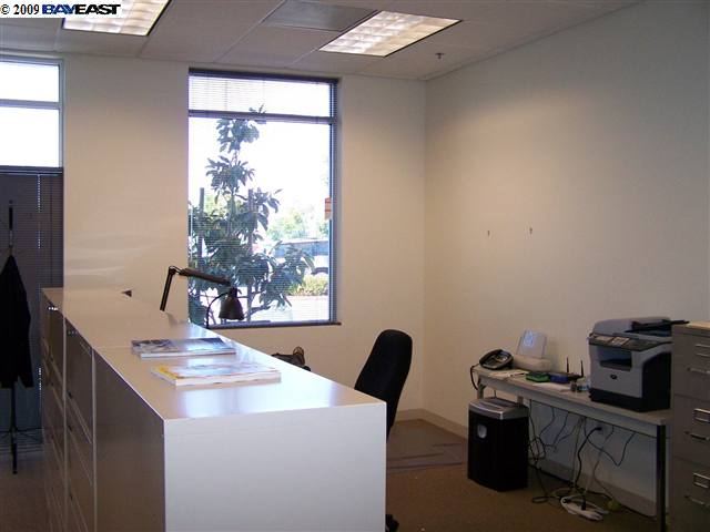 2183 HARBOR BAY PKWY, ALAMEDA, California 94502, ,Comm Industrial For Lease,For Rent,HARBOR BAY PKWY,40936635