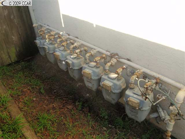 5234 COLUMBIA AVE, RICHMOND, California 94804-5404, ,Comm Ri Multi-units 5+,For Sale,COLUMBIA AVE,40410991