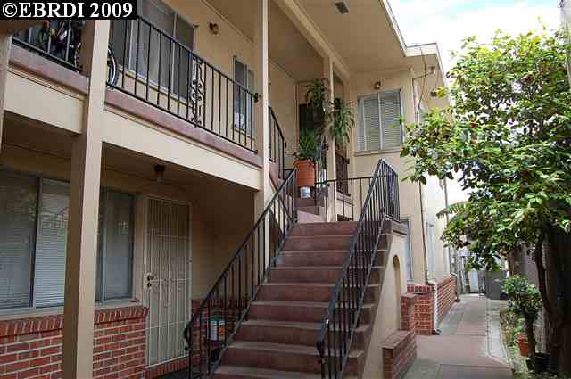 1661 FRUITVALE AVE, OAKLAND, California 94601-2424, ,Comm Ri Multi-units 5+,For Sale,FRUITVALE AVE,40415157