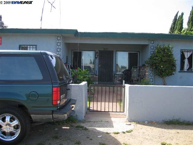417 LAUREL AVE., HAYWARD, California 94541-3825, ,Comm Ri Multi-units 5+,For Sale,LAUREL AVE.,40427467