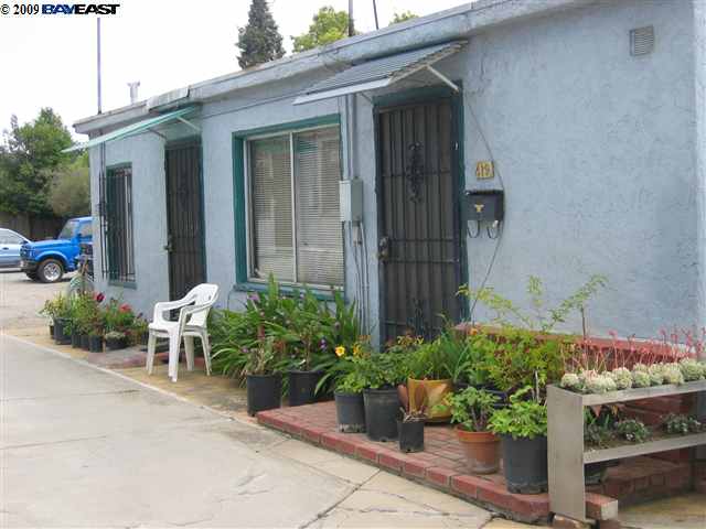 417 LAUREL AVE., HAYWARD, California 94541-3825, ,Comm Ri Multi-units 5+,For Sale,LAUREL AVE.,40427467
