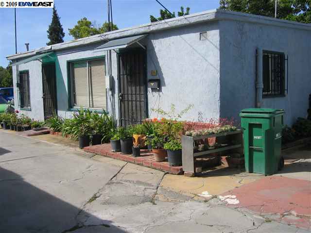 417 LAUREL AVE., HAYWARD, California 94541-3825, ,Comm Ri Multi-units 5+,For Sale,LAUREL AVE.,40427467