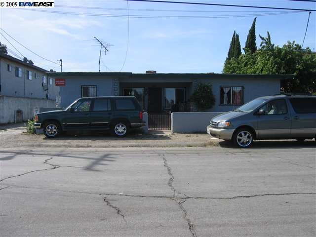 417 LAUREL AVE., HAYWARD, California 94541-3825, ,Comm Ri Multi-units 5+,For Sale,LAUREL AVE.,40427467
