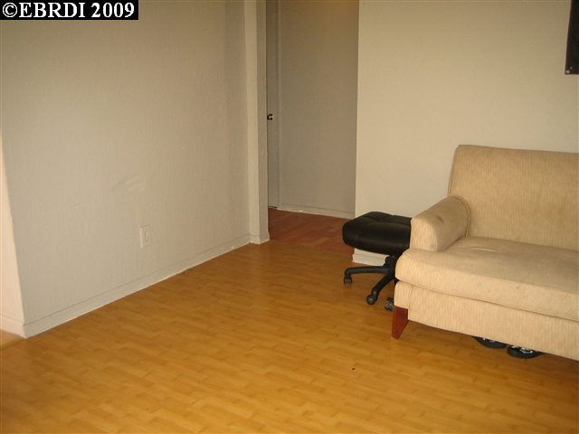 1209 West St, OAKLAND, California 94612, ,Comm Ri Multi-units 5+,For Sale,West St,40437097