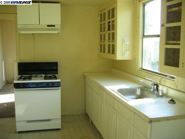 15933 MARCELLA ST, SAN LEANDRO, California 94578-2121, ,Comm Ri Multi-units 5+,For Sale,MARCELLA ST,40437394