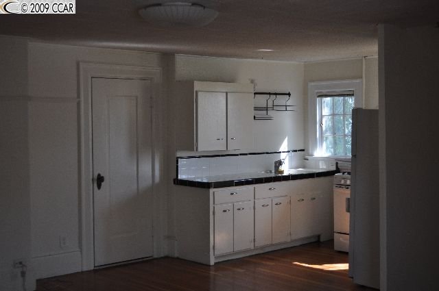 312 LEE ST, OAKLAND, California 94610-4356, ,Comm Ri Multi-units 5+,For Sale,LEE ST,40440327