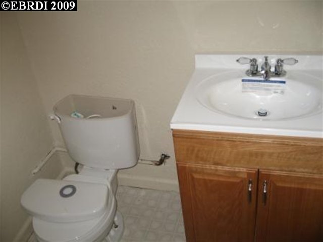 2802 68th Ave, OAKLAND, California 94605, ,Comm Ri Multi-units 5+,For Sale,68th Ave,40443207