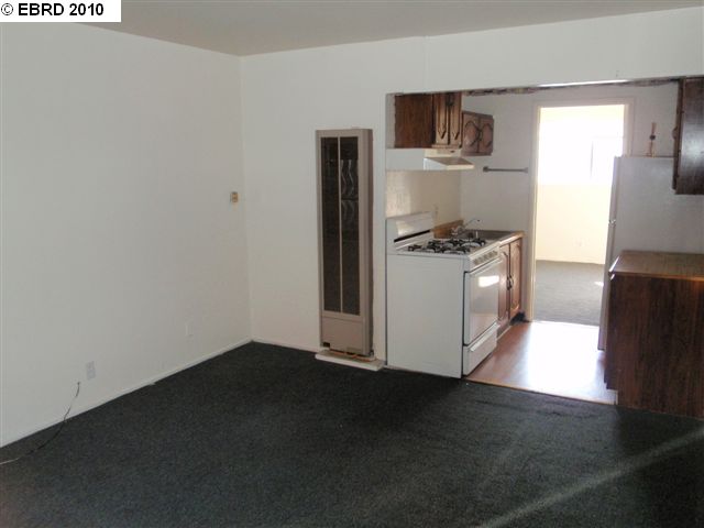 10010 Macarthur Blvd, OAKLAND, California 94605, ,Comm Ri Multi-units 5+,For Sale,Macarthur Blvd,40454128