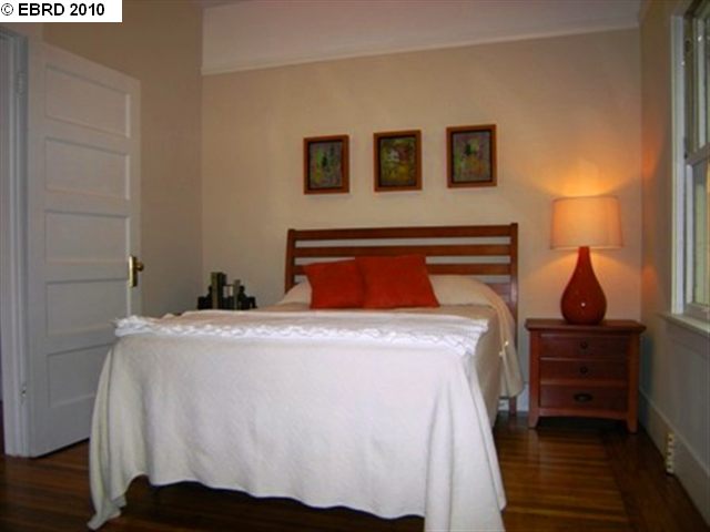 6330 TELEGRAPH AVE, OAKLAND, California 94609-1329, ,Comm Ri Multi-units 5+,For Sale,TELEGRAPH AVE,40458097
