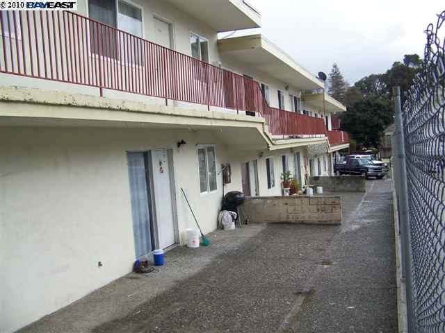 2615 26TH AVE, OAKLAND, California 94601-1906, ,Comm Ri Multi-units 5+,For Sale,26TH AVE,40462160