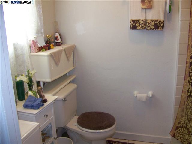 2605 & 2545 26TH AVE, OAKLAND, California 94601-1906, ,Comm Ri Multi-units 5+,For Sale,& 2545 26TH AVE,40462315