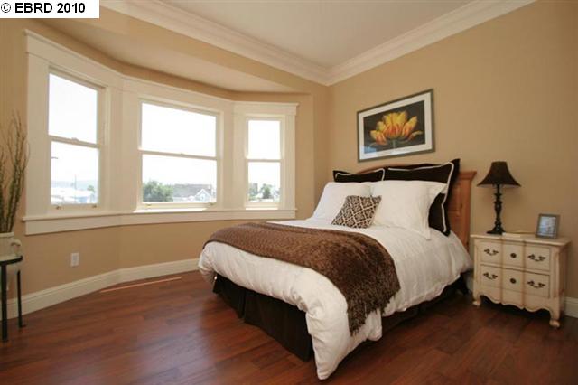 2415 SAN PABLO AVE, OAKLAND, California 94612-1119, ,Comm Ri Multi-units 5+,For Sale,SAN PABLO AVE,40467360