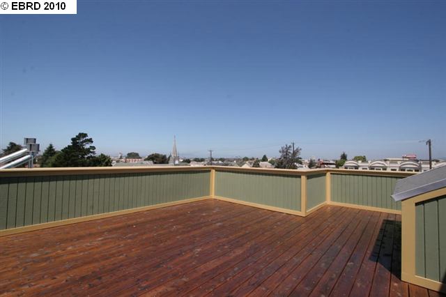 2415 SAN PABLO AVE, OAKLAND, California 94612-1119, ,Comm Ri Multi-units 5+,For Sale,SAN PABLO AVE,40467360