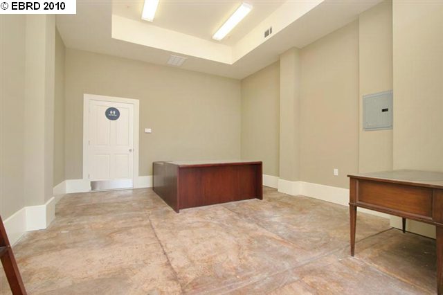 2415 SAN PABLO AVE, OAKLAND, California 94612-1119, ,Comm Ri Multi-units 5+,For Sale,SAN PABLO AVE,40467360