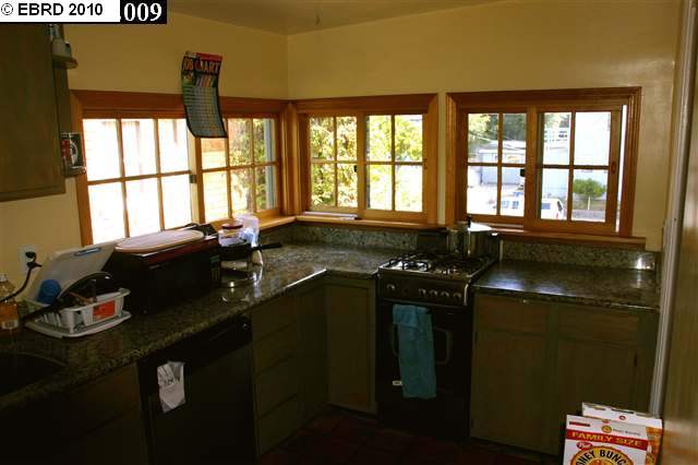 2339 WARD ST, BERKELEY, California 94705-1110, ,Comm Ri Multi-units 5+,For Sale,WARD ST,40467381