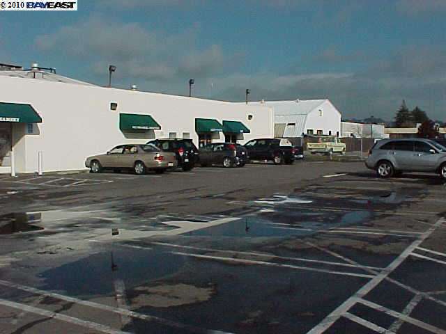 3327 Castro Valley Bl, CASTRO VALLEY, California 94546, ,Comm Industrial For Lease,For Rent,Castro Valley Bl,40937085