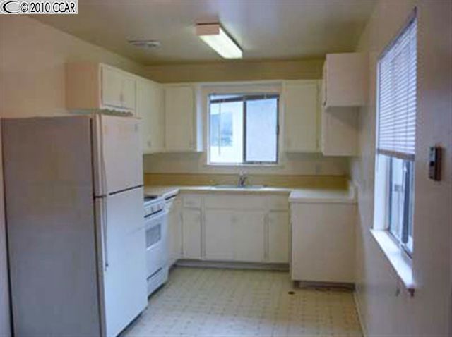 1600 FRISBIE CT, CONCORD, California 94520-4282, ,Comm Ri Multi-units 5+,For Sale,FRISBIE CT,40467876