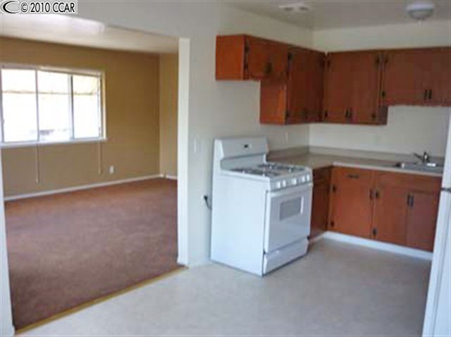 1600 FRISBIE CT, CONCORD, California 94520-4282, ,Comm Ri Multi-units 5+,For Sale,FRISBIE CT,40467876