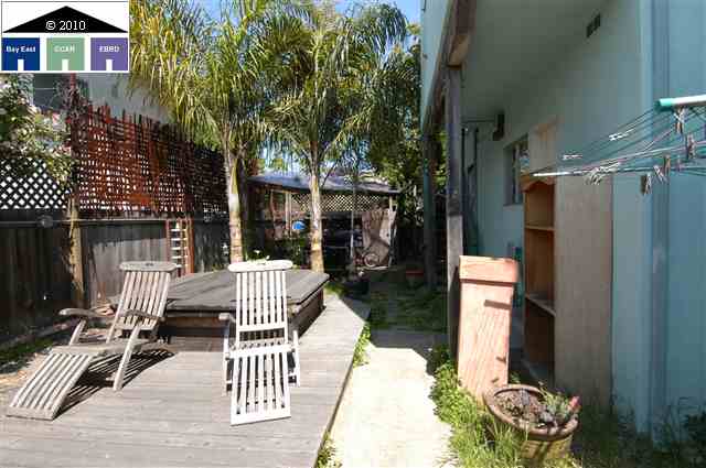 1072 60TH ST, OAKLAND, California 94608-2352, ,Comm Ri Multi-units 5+,For Sale,60TH ST,40468270