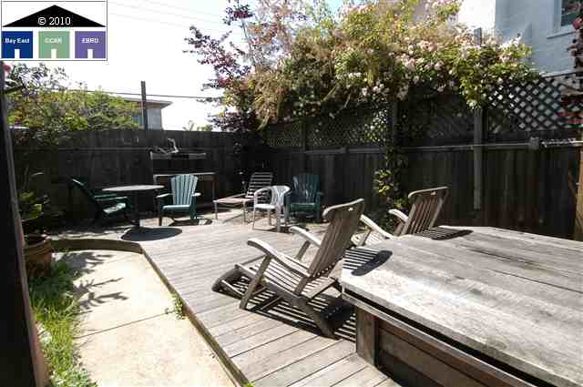 1072 60TH ST, OAKLAND, California 94608-2352, ,Comm Ri Multi-units 5+,For Sale,60TH ST,40468270