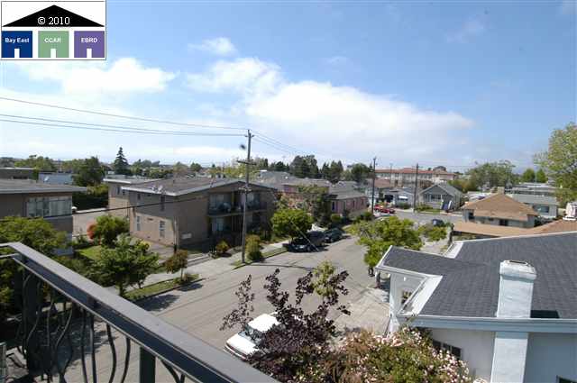 1072 60TH ST, OAKLAND, California 94608-2352, ,Comm Ri Multi-units 5+,For Sale,60TH ST,40468270